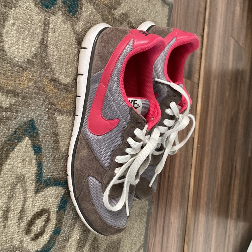 Nike D break running shoe size 6.5 womens - so comfy and EUC, 80s & 90s style